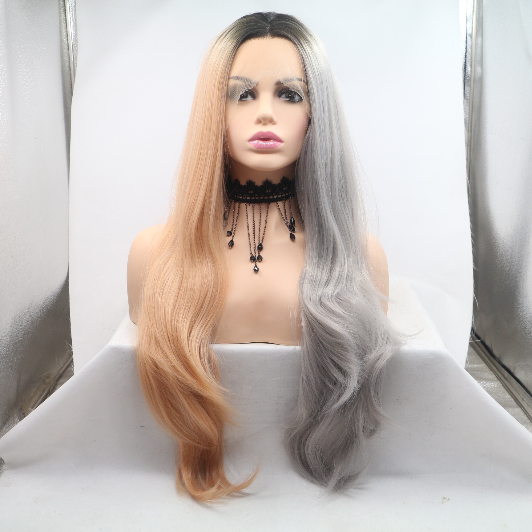 Comercio exterior Europa y Estados Unidos moda peluca de fibra química femenina izquierda amarilla derecha gris cabello largo cabello rizado alta temperatura tocado de seda al por mayor