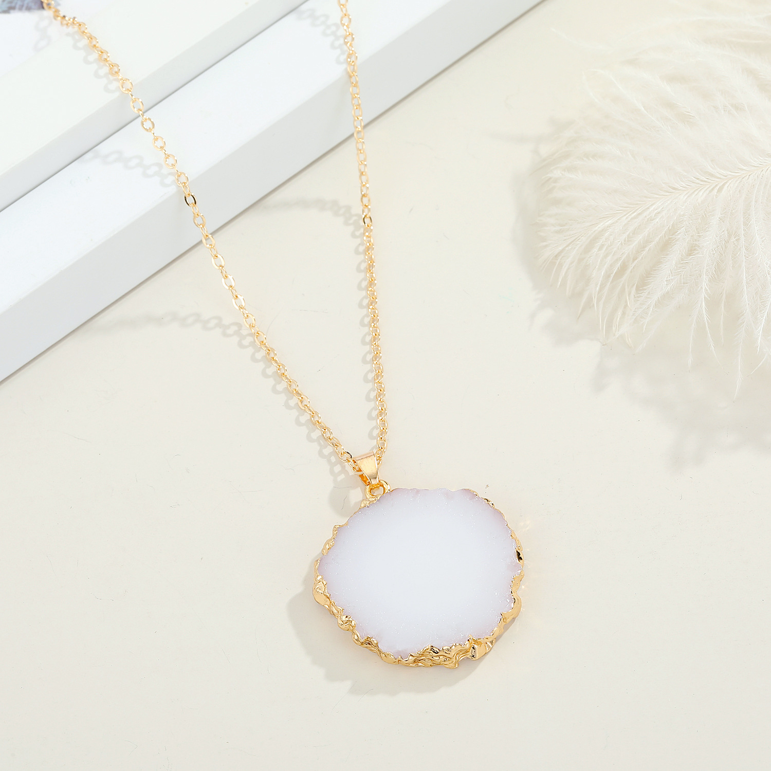 Fashion minimalist natural stone round sun flower pendant resin Korean necklacepicture2
