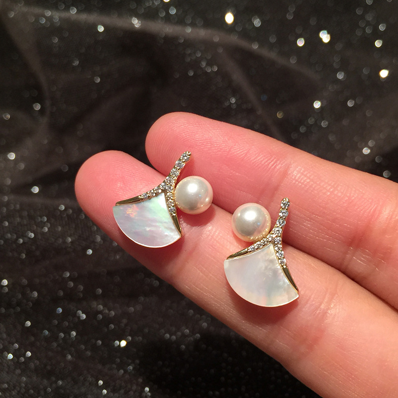 Jupe Perle Boucles D&#39;oreilles Simples Perles Blanches display picture 6