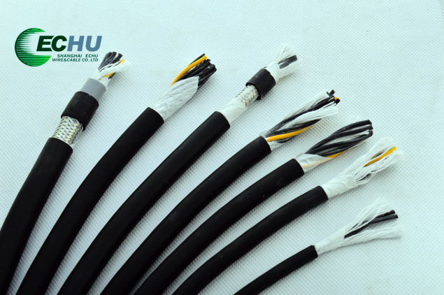 EKM71983聚氨酯屏蔽拖链电缆，耐油耐磨抗扭曲，机械手安装电缆