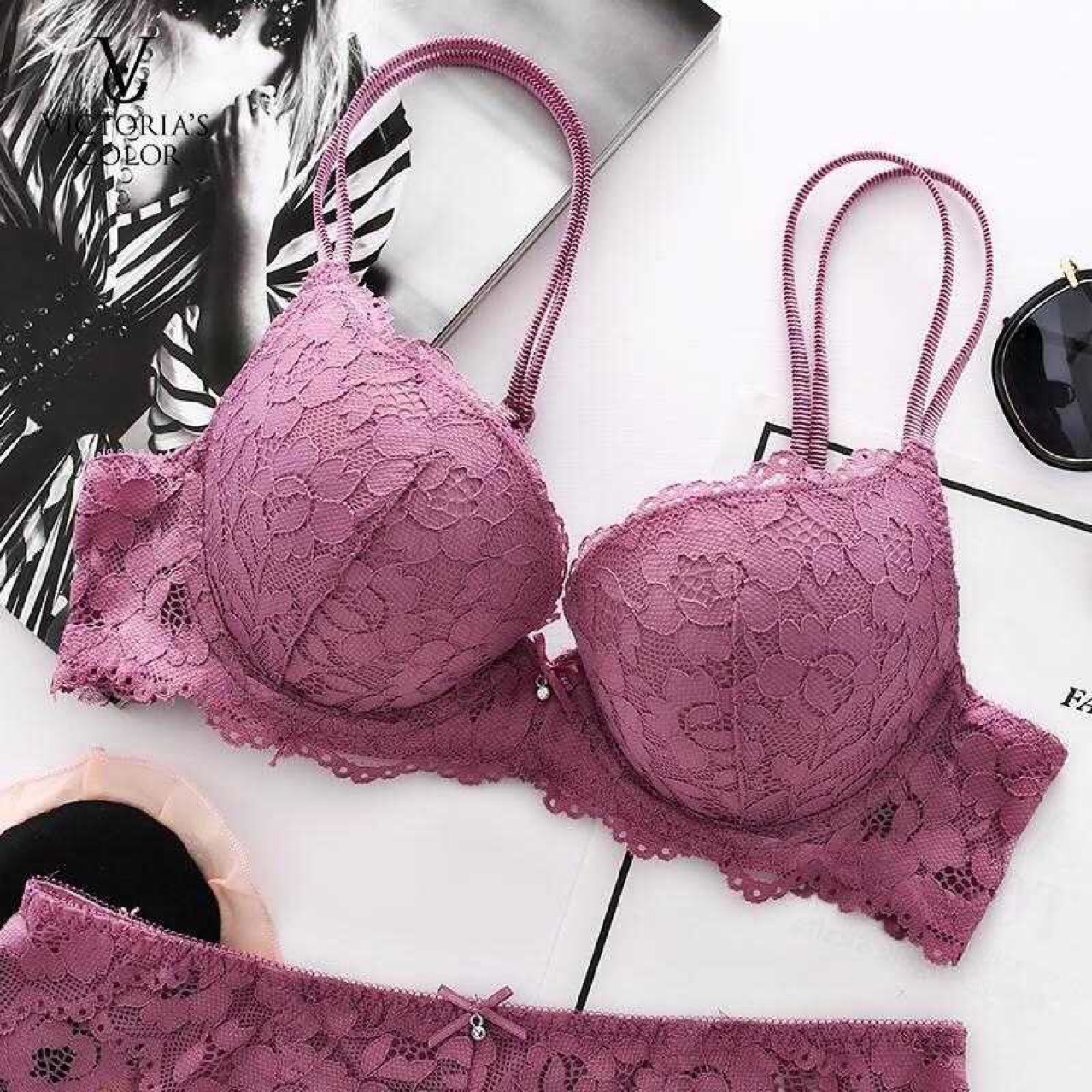 Ventas directas de la fábrica las mujeres europeas y americanas sexy encaje sujetador traje ropa interior belleza volver profundo V pequeño pecho push up cómodo transpirable