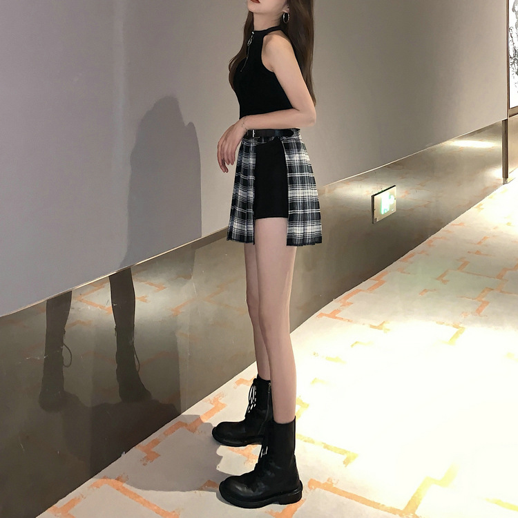 Gothic Punk Pleated Skirt Image 5