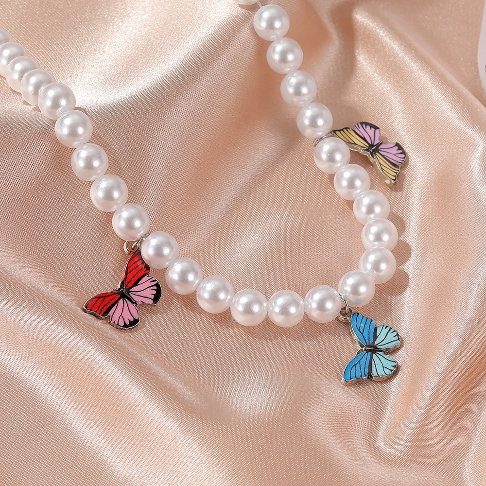 Perle Bunte Schmetterling Schlüsselbein Kette Einfache Kurze Damen Halskette display picture 8