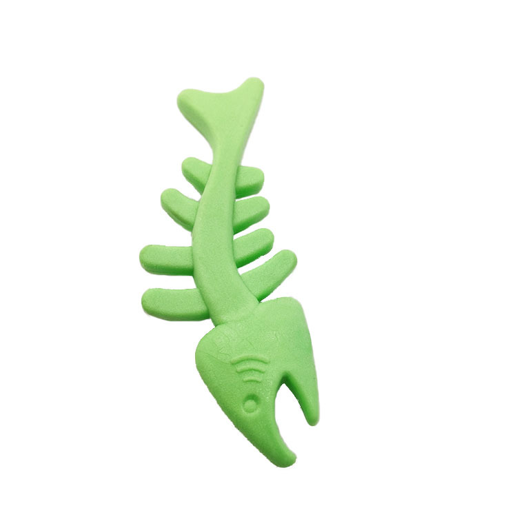 Venta directa de fábrica TPR espuma fragancia caramelo color Fishbone perro gato juguete educativo molar juguete para mascotas