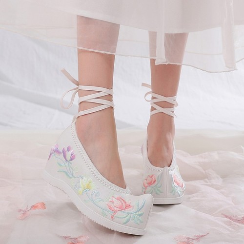 Fairy Chinese folk dance shoes increased within 7 cm hanfu shoes single shoes costume become warped head bow antique embroidered shoes 