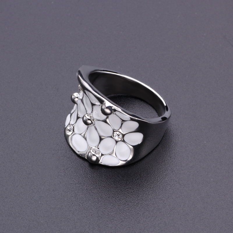 12g Weight Zircon Inlay Material Rings Classification Wholesale Jewelry Modern Style Flower Alloy Zircon Inlay Rings