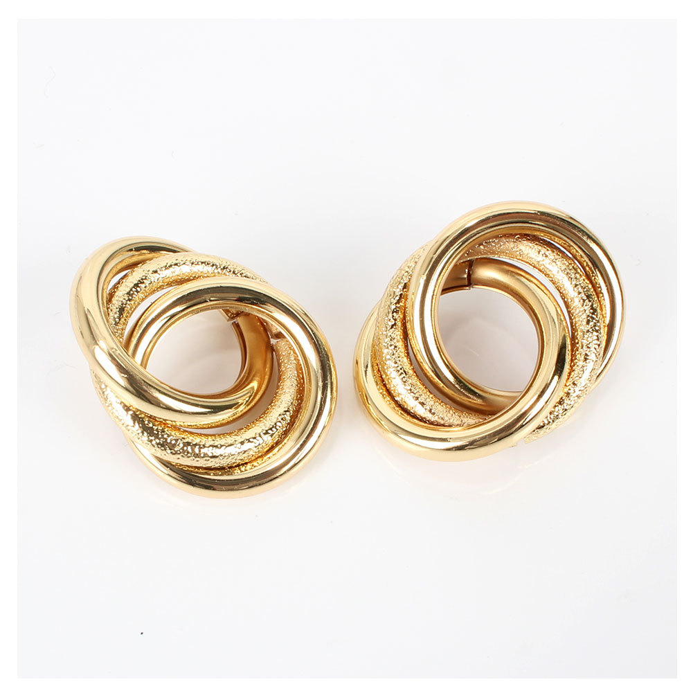 Atmospheric Metal Personality Simple Ring Buckle Hollow Earrings Fashion Earrings Wholesale Nihaojewelry display picture 3