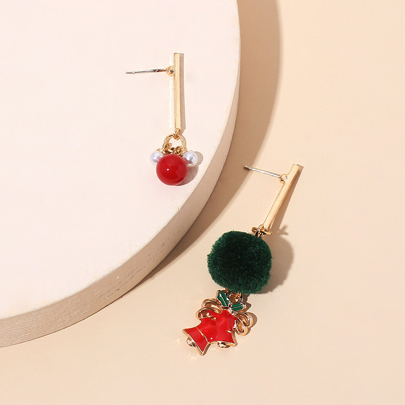 5g Weight Earrings, Ear Studs Classification Wedding, Travel Occasion Women'S Gender White, Red, Green Color Pearl Fashionable Asymmetric Red Agate Hair Ball Christmas Earrings 5