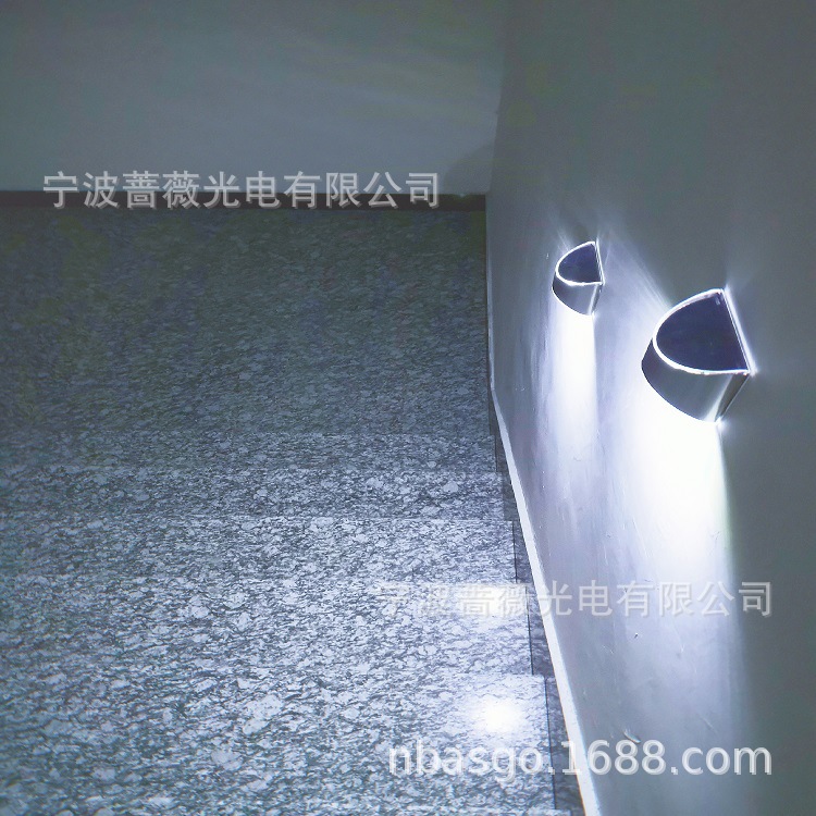 跨境户外太阳能灯楼梯台阶灯不锈钢窗格围墙灯防水LE壁灯庭院照明