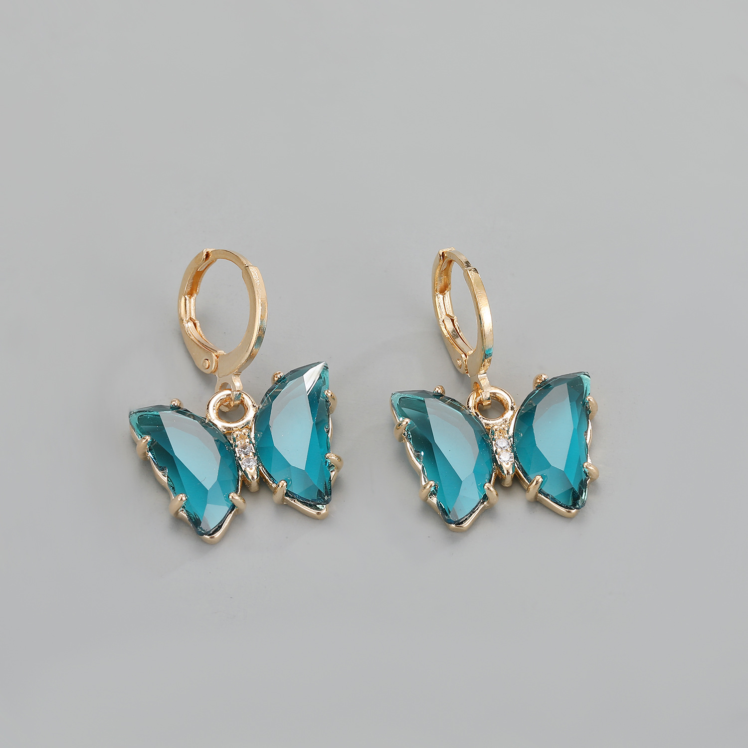 Crystal Butterfly Earrings Exquisite Diamond-studded Glass Earrings Wholesale Nihaojewelry display picture 5