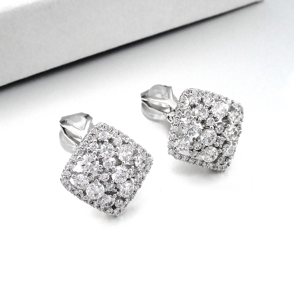 New Korean Fashion High-quality Zircon Square Ear Clips Fashion Exquisite Atmospheric Earrings Girls Square Earrings Wholesale Nihaojewelry display picture 3