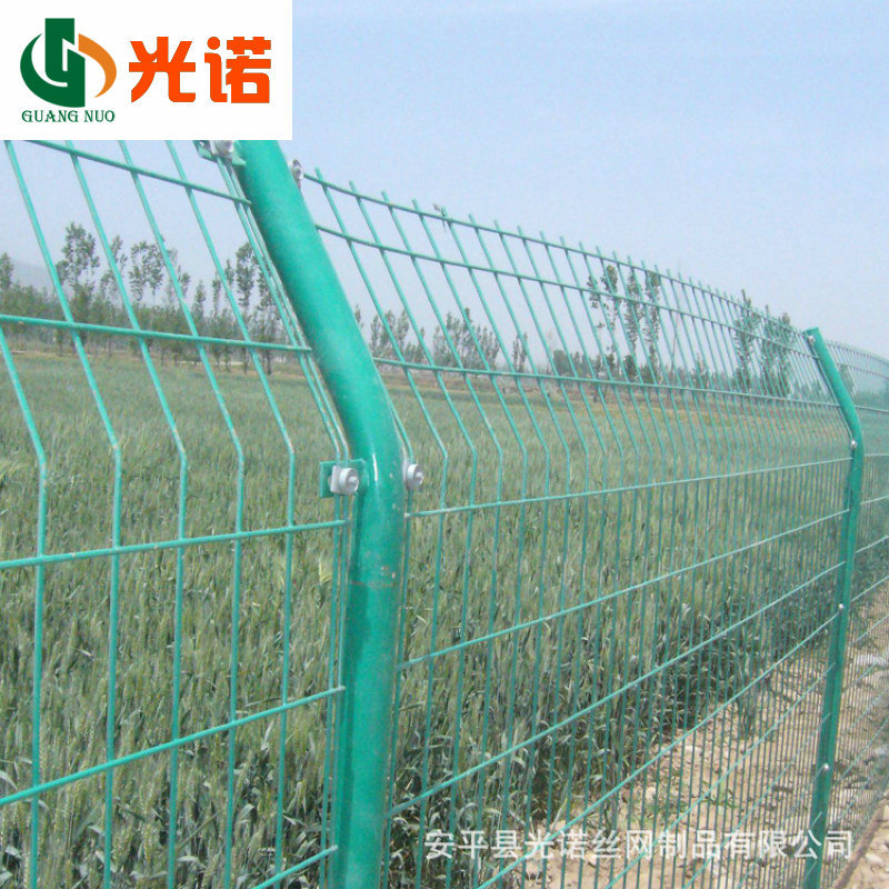 双边丝护栏网高速公路边框围栏隔离铁丝围栏防护养殖光伏圈地护栏