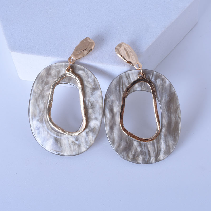 Casual Simple Style Irregular Oval Arylic Alloy Plating Hollow Out Women's Drop Earrings display picture 3