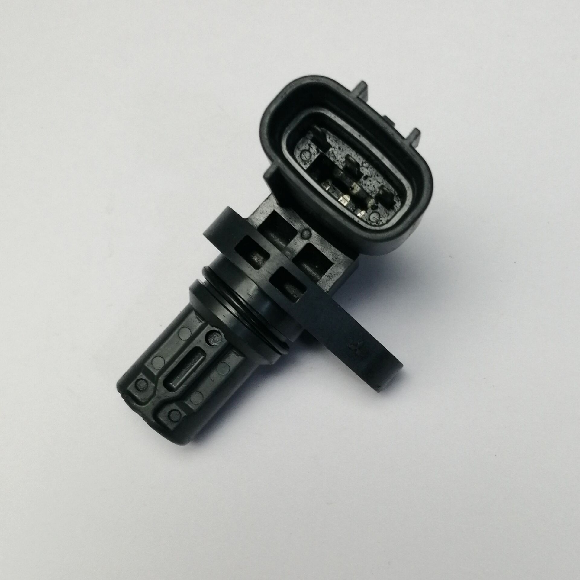 适用于斯巴鲁铃木发动机配件曲轴位置传感器J5T32171 3322063J00