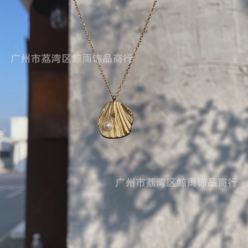 fashion freshwater pearl shell fanshaped ginkgo leaf titanium steel plated 18K gold necklacepicture2