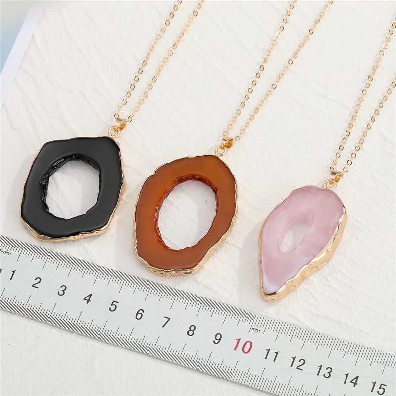 New Exaggerated Personality Irregular Hollow Resin Necklace display picture 2