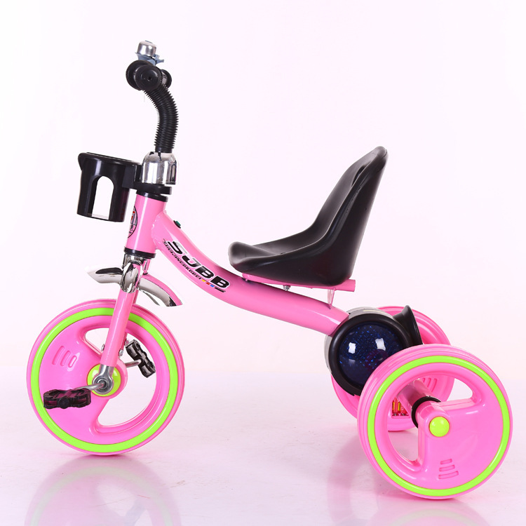 Los fabricantes suministran triciclo para niños pedal de tres ruedas música ligera Triciclo de juguete para bebé Scooter