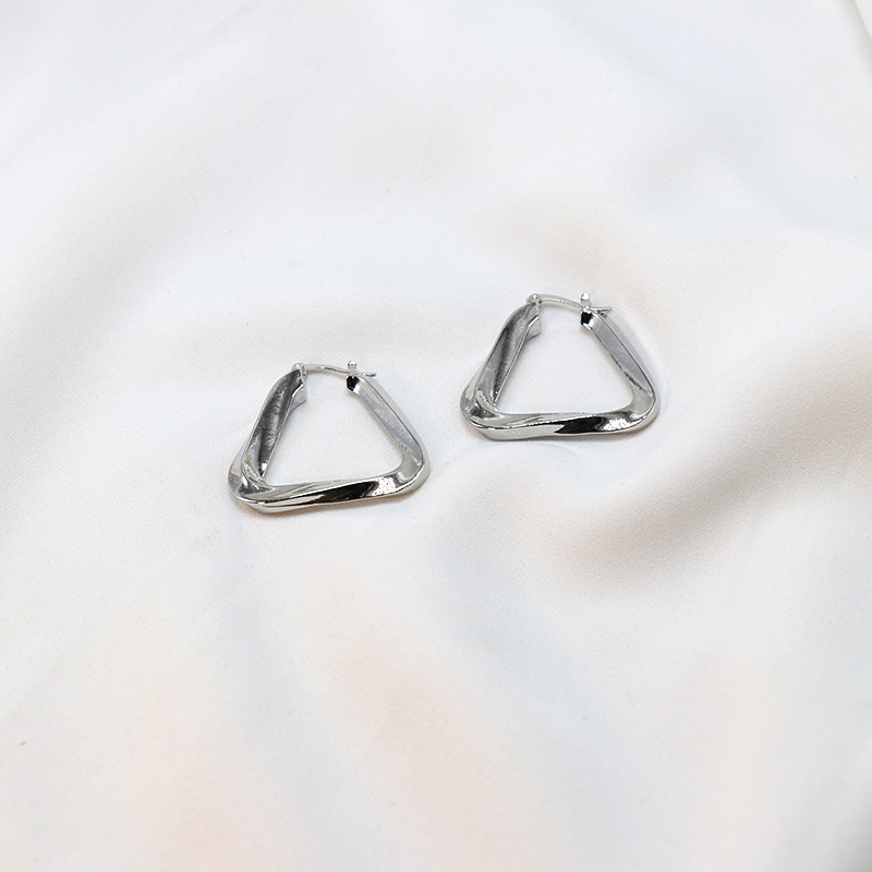 Fashion Simple Triangle Shaped Irregular Twisted Geometric Alloy Ear Studs display picture 14