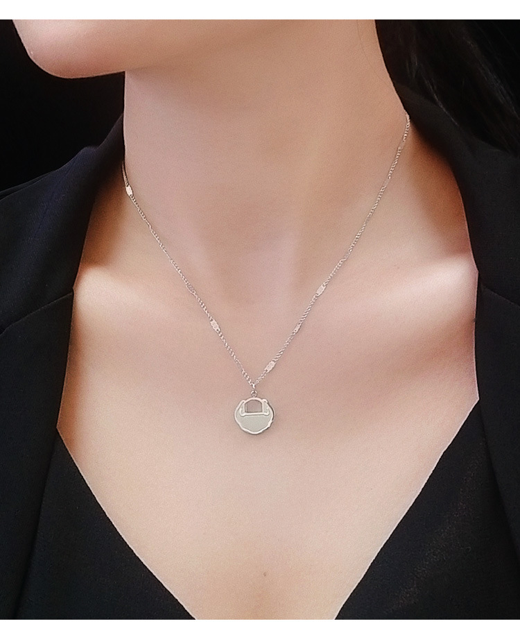 Collier Sauvage De Niche De Mode Collier De Clavicule Nuage Chanceux Marteau Chaîne Plate Nihaojewelry display picture 1