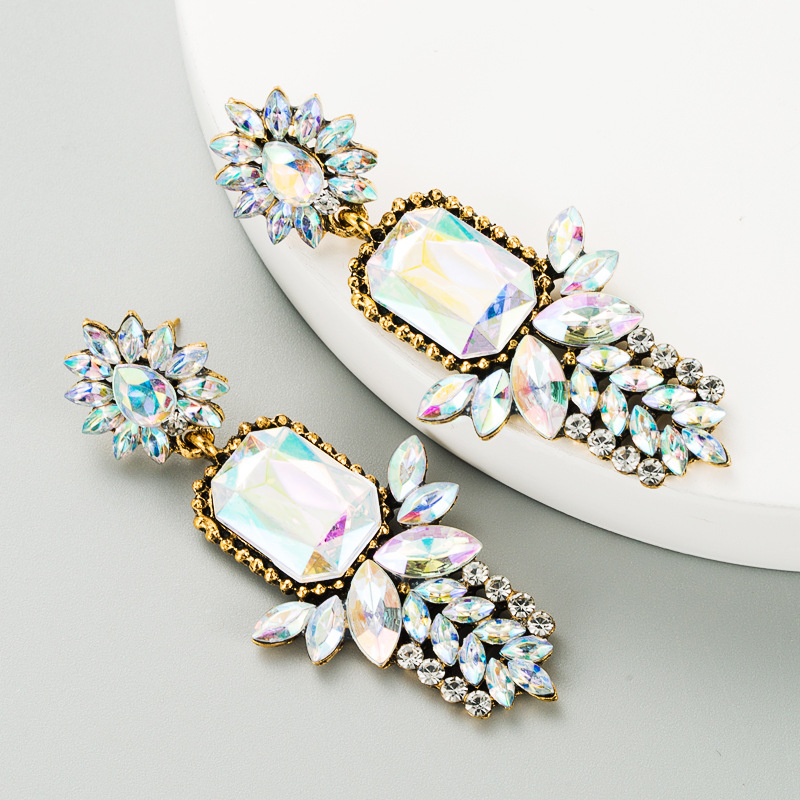 23g Weight Artificial Gemstones Inlay Material Earrings Classification Housewarming, Anniversary, Business, Wedding, Travel, Birthday, Festival Occasion Alloy Material Flower Pattern Women'S Gender Diamond Design Fashion Style Coffee, White, Black Color Fashion Flower Diamond Alloy Artificial Gemstones Earrings 5