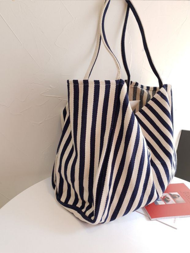 Women's Large Canvas Stripe Classic Style Open Shoulder Bag display picture 2