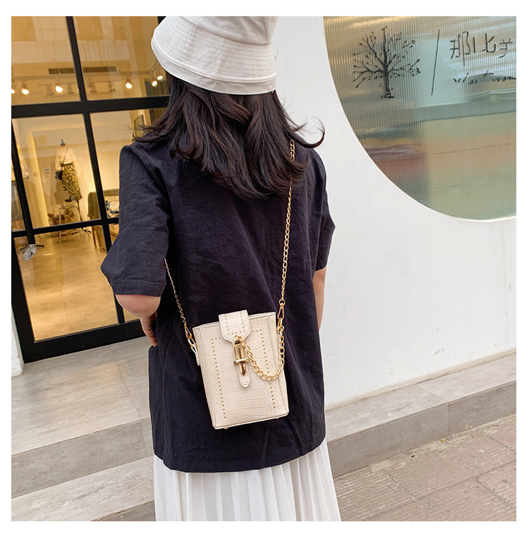 New Trendy Wild One-shoulder Messenger Chain Crocodile Pattern Mobile Phone Bag display picture 21