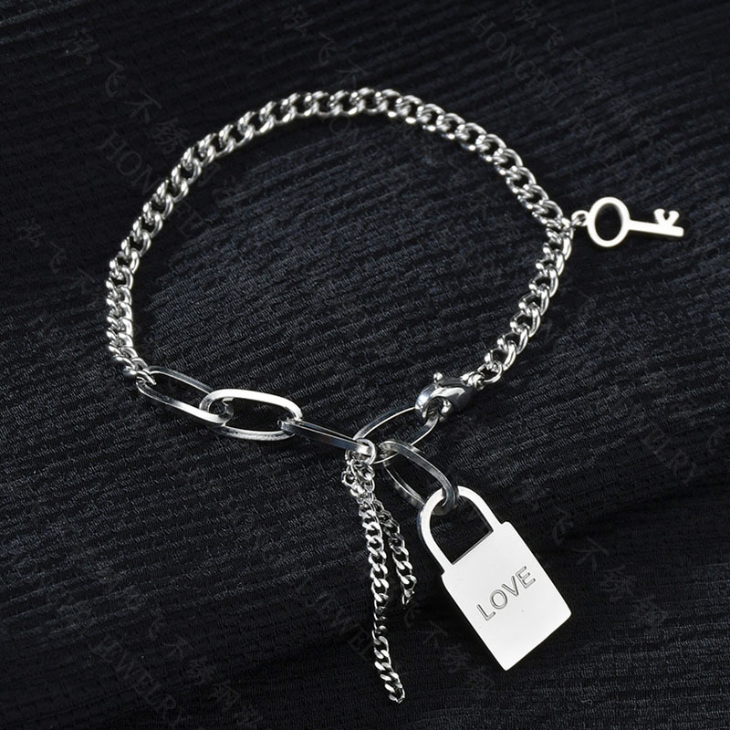 Korean Titanium Steel Love Letter Lock Simple Key  Bracelet display picture 5