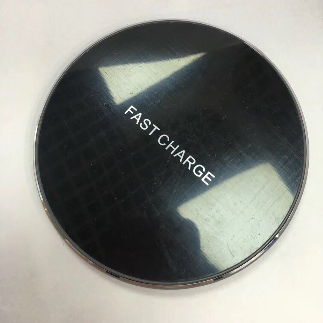 Aluminum alloy circular mirror wireless charger for mobile phones desktop slim type-C port 10W 15W fast charging_voghion.com