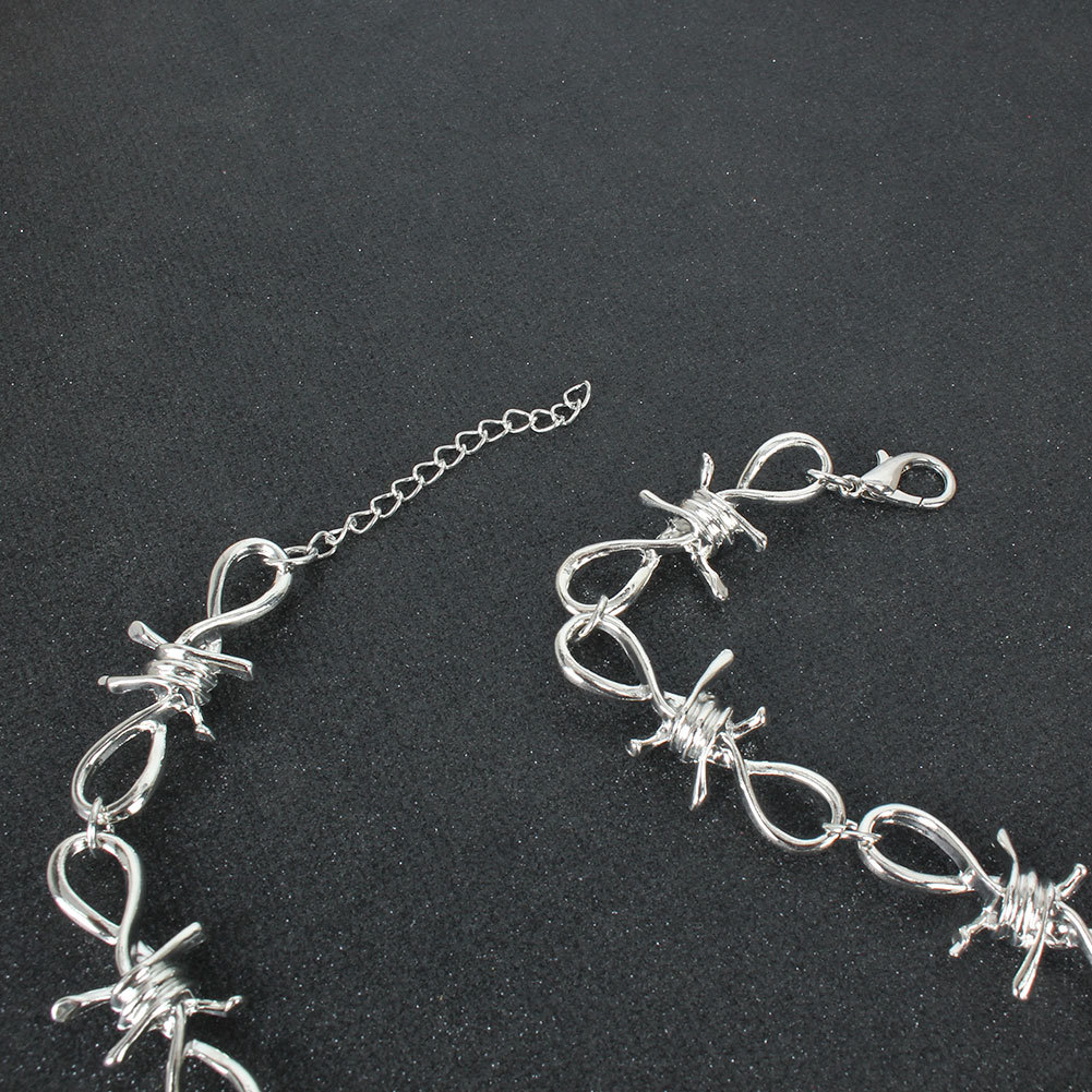 Single Layer Y-shaped Thorns Necklace display picture 4