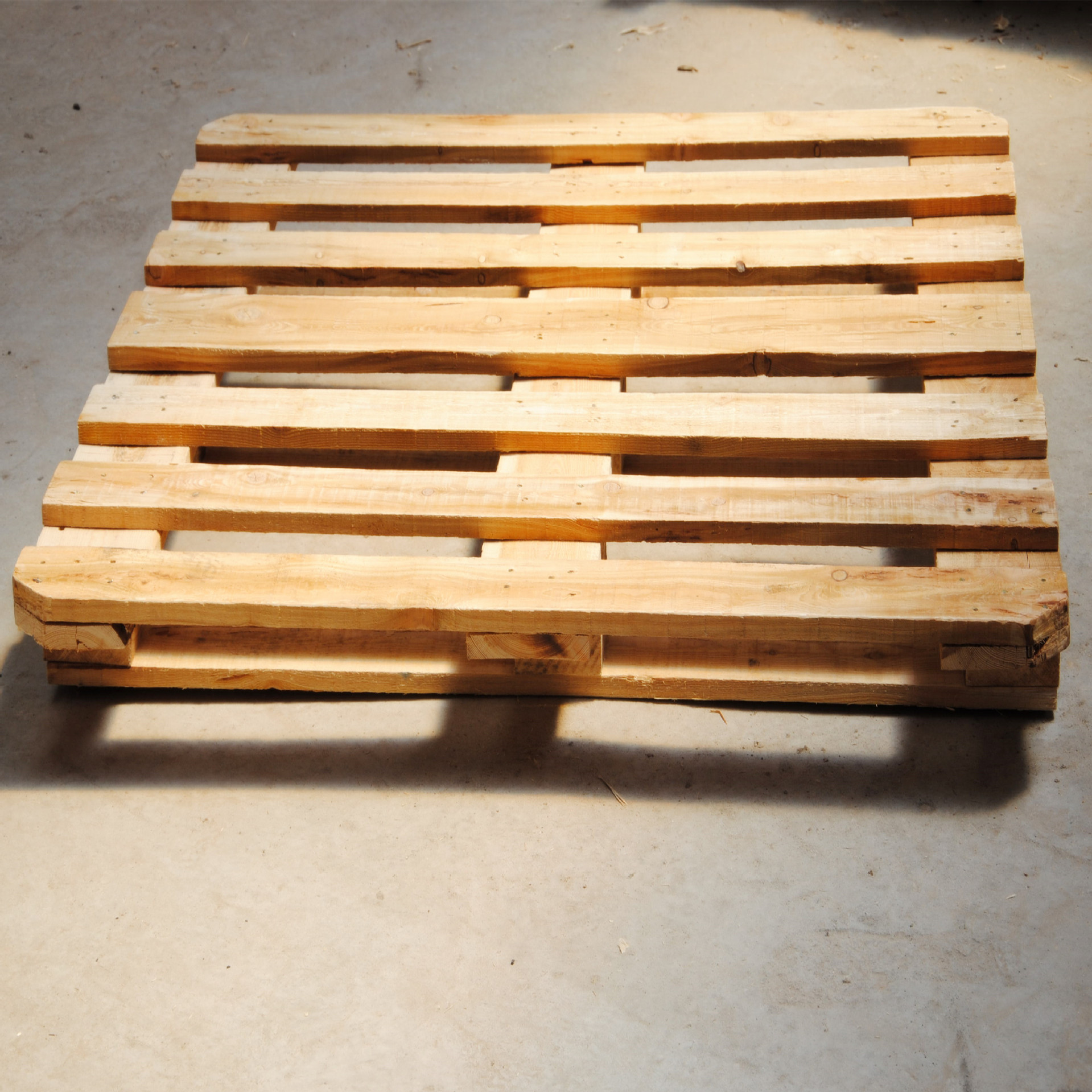 生产松木木托盘 四面进叉木托盘 杨木托盘 特殊要求木托盘价格