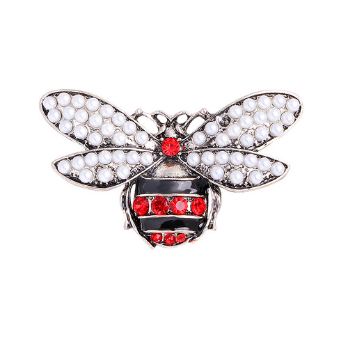 Insect-studded diamond bee brooch, water drop-shaped, Korean-style clothing accessory pin, pearl pin, anti-transparency clasp brooch