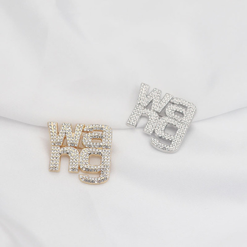 European and American king Wang rhinestone brooch anti-exposure cartoon brooch scarf button corsage retro pin Korean accessories