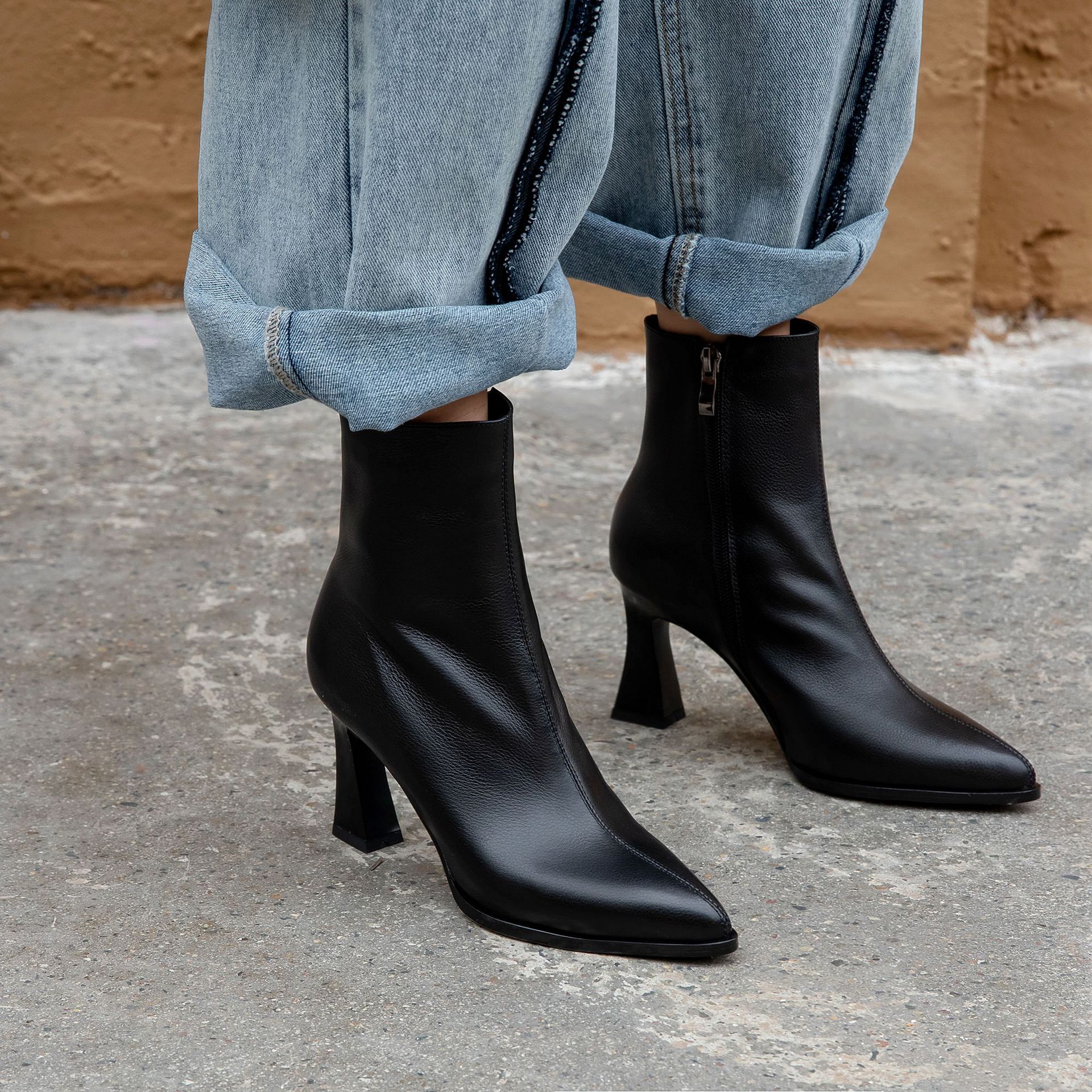 Chiko Teona Pointed Toe Curved Heels Boots