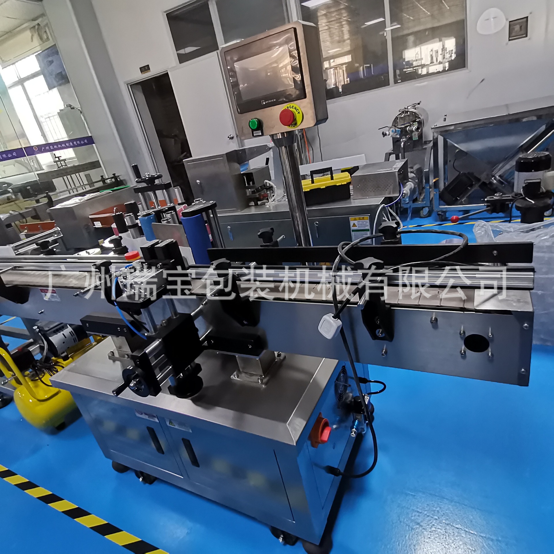 全自动圆瓶贴标机食品油瓶自动贴标机消毒水瓶自动贴标厂家直销