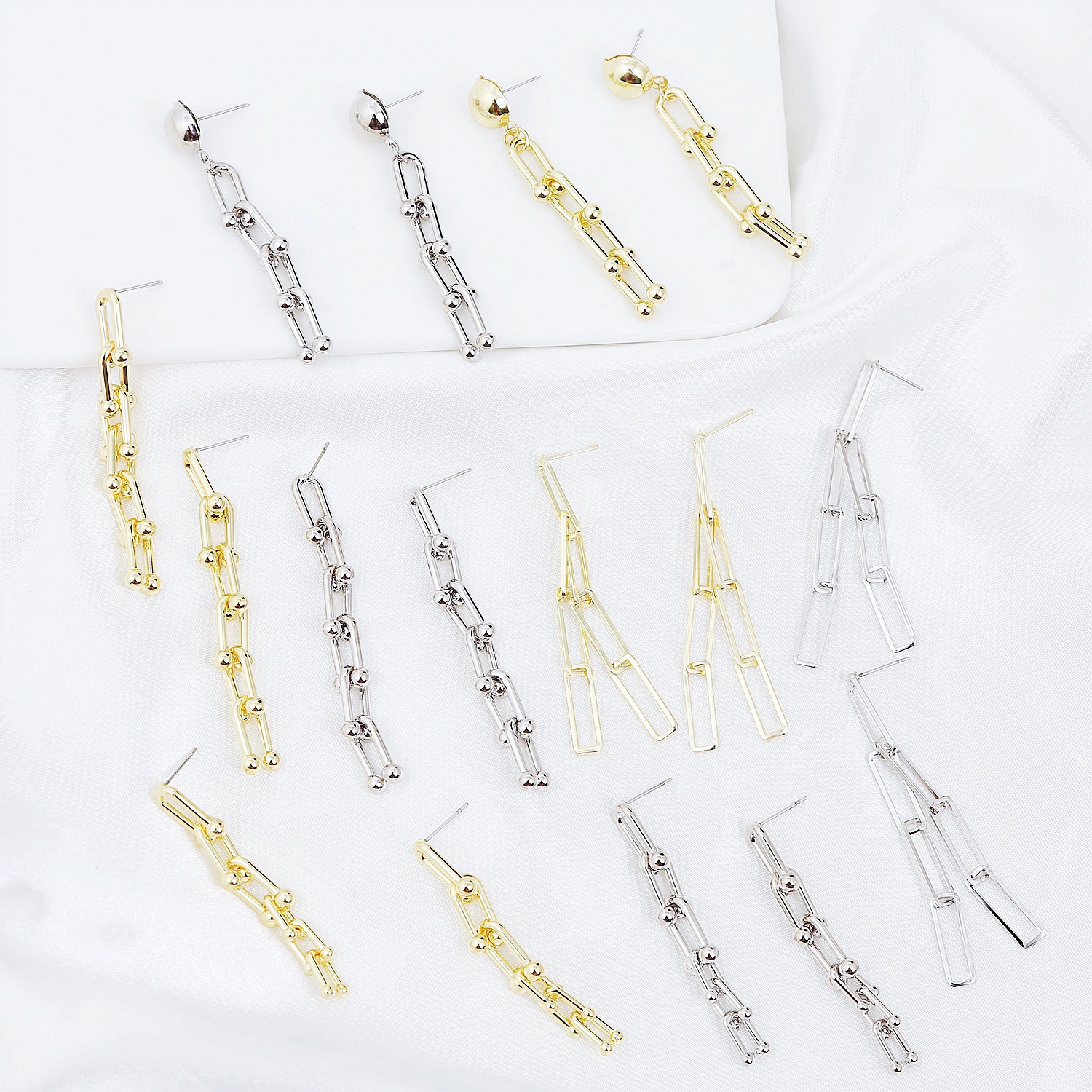 Metal Geometric Irregular Pattern Long Earrings display picture 2