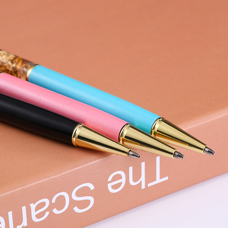 Fábrica en stock lámina de oro bolígrafo de cristal pluma de metal pluma de aceite hoja de oro pluma de aceite mediano bolígrafo de negocios personalización
