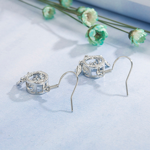 Japanese and Korean version of the forest style literary and artistic dream catcher earrings for women, dream catcher ear hooks, literary and artistic Internet celebrity earrings and earrings