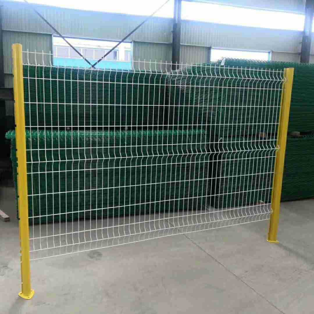 加工定制热镀锌护栏网 养殖场防护网 果园防盗护栏网批发