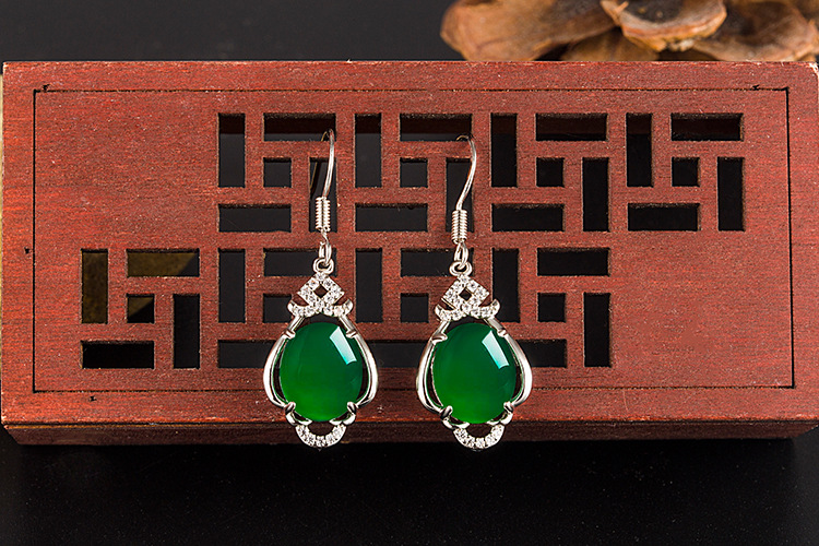Retro ethnic green chalcedony earrings female microinlaid zircon long green agate copper earringspicture1
