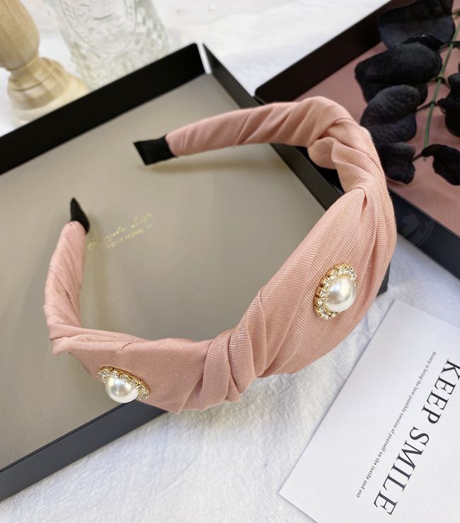 Korean Fashion Pearl Fold Headband Candy Solid Color Princess Fabric Diamond Wave Wide-brimmed Headband Wholesale Nihaojewelry display picture 7