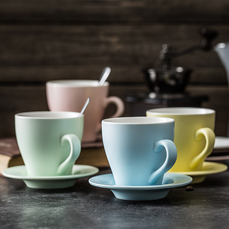 Taza de cerámica creativa taza de agua taza de moda simple taza de café caja de regalo conjunto de cuchara al por mayor