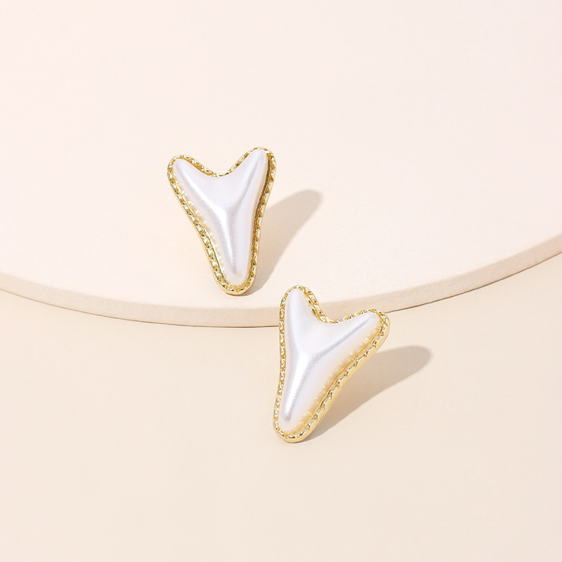 Original Simple Geometric Irregular Letter Y-shaped Earrings Retro Earrings Wholesale Nihaojewelry display picture 7