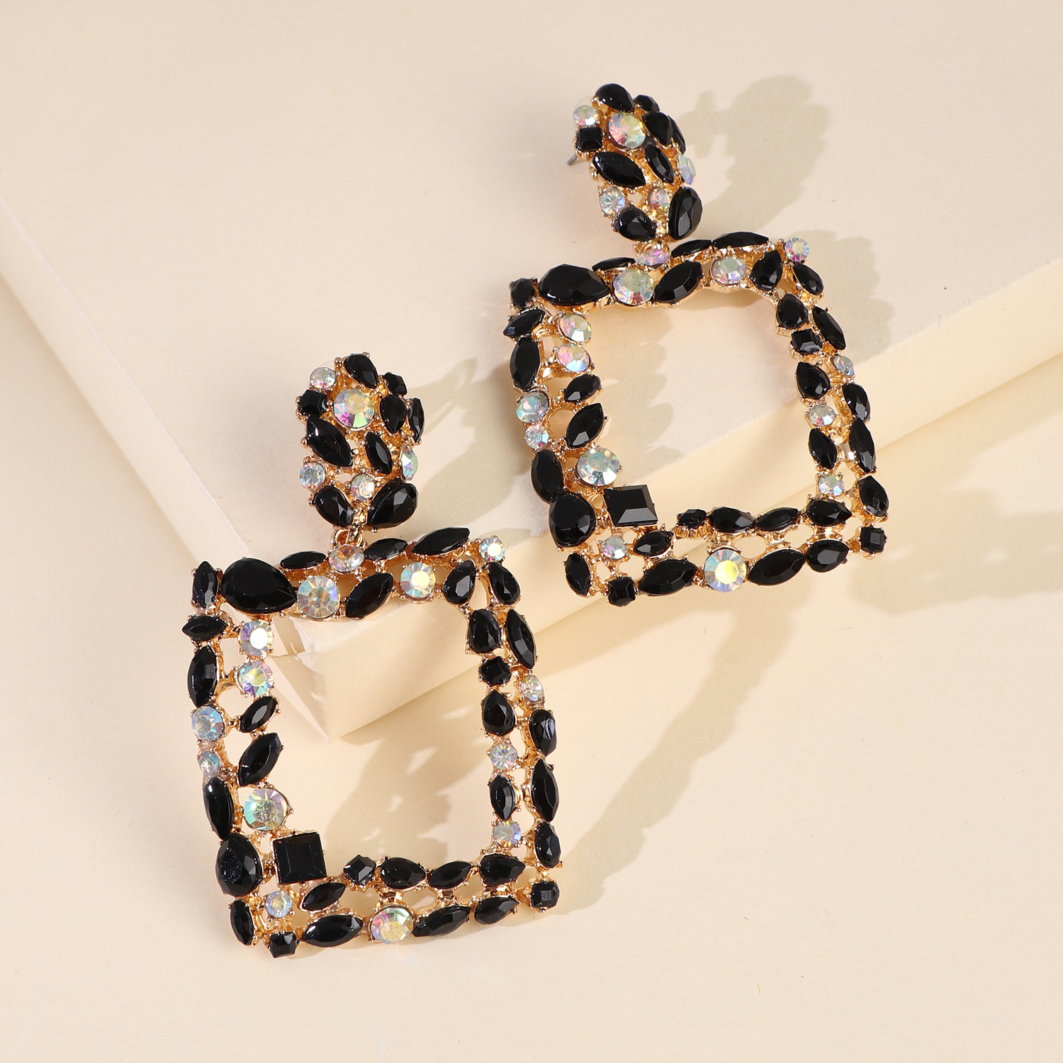 Geometric Stained Glass Diamond Hollow Earrings Long Earrings With Accessories Wholesale Nihaojewelry display picture 8