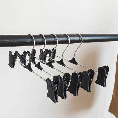 Factory's new children's black plastic pants hanger, export Korean style clothing store anti-slip pants hanger, wholesale pants hanger