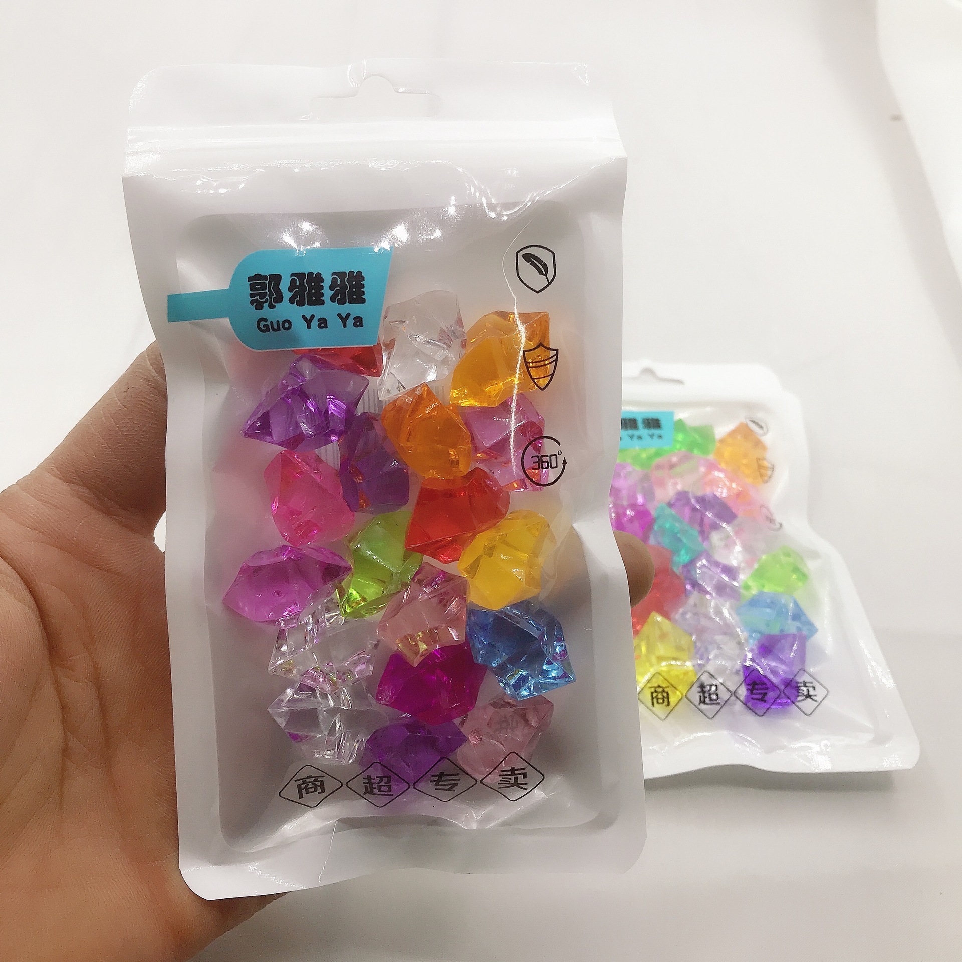 水晶鱼缸石 景观鱼缸石 石头两元店饰品百货货源