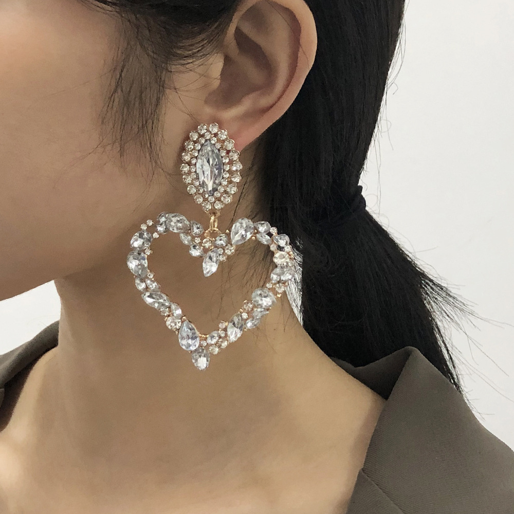 Exaggerated Heart Fashion Earrings display picture 17