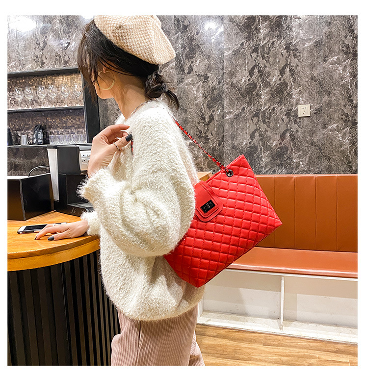 Large-capacity Fashion One Shoulder Underarm Bag display picture 20