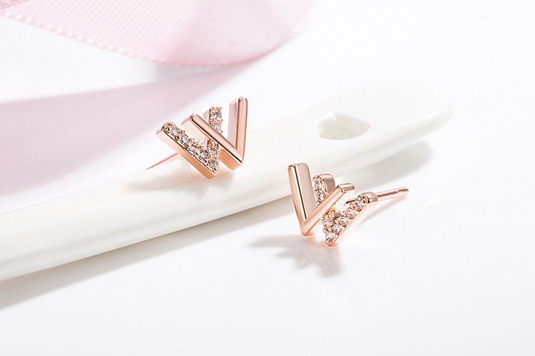 1 Pair Fashion Letter Copper Plating Inlay Zircon Ear Studs display picture 2