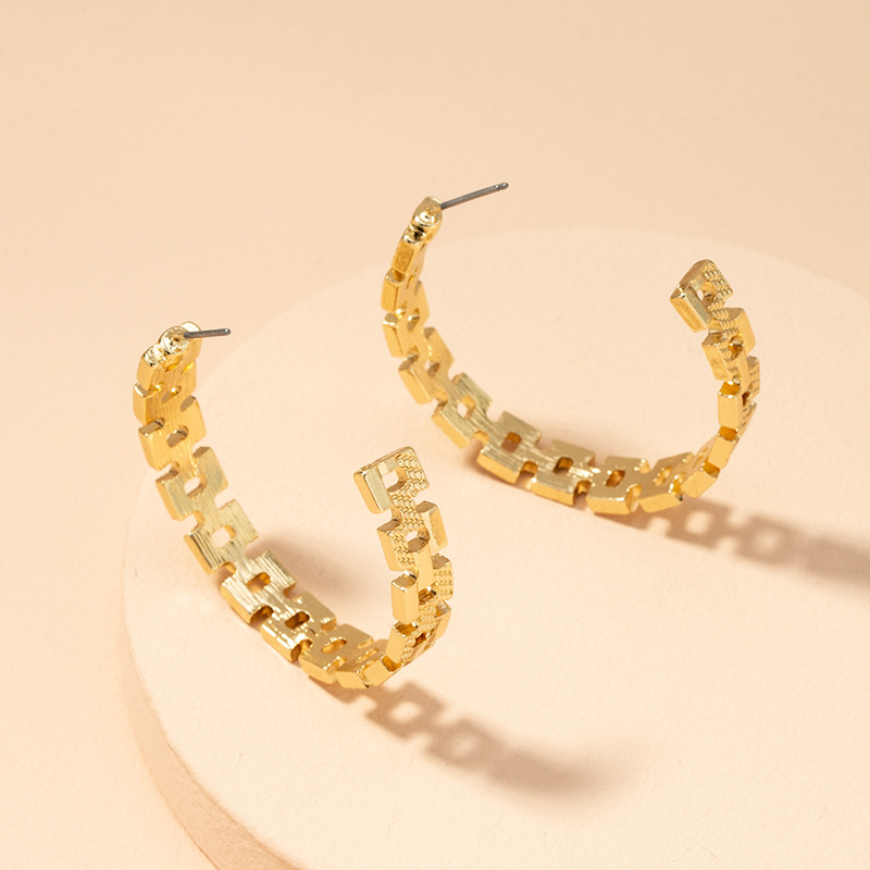 Simple Fashion C-shaped Earrings display picture 4