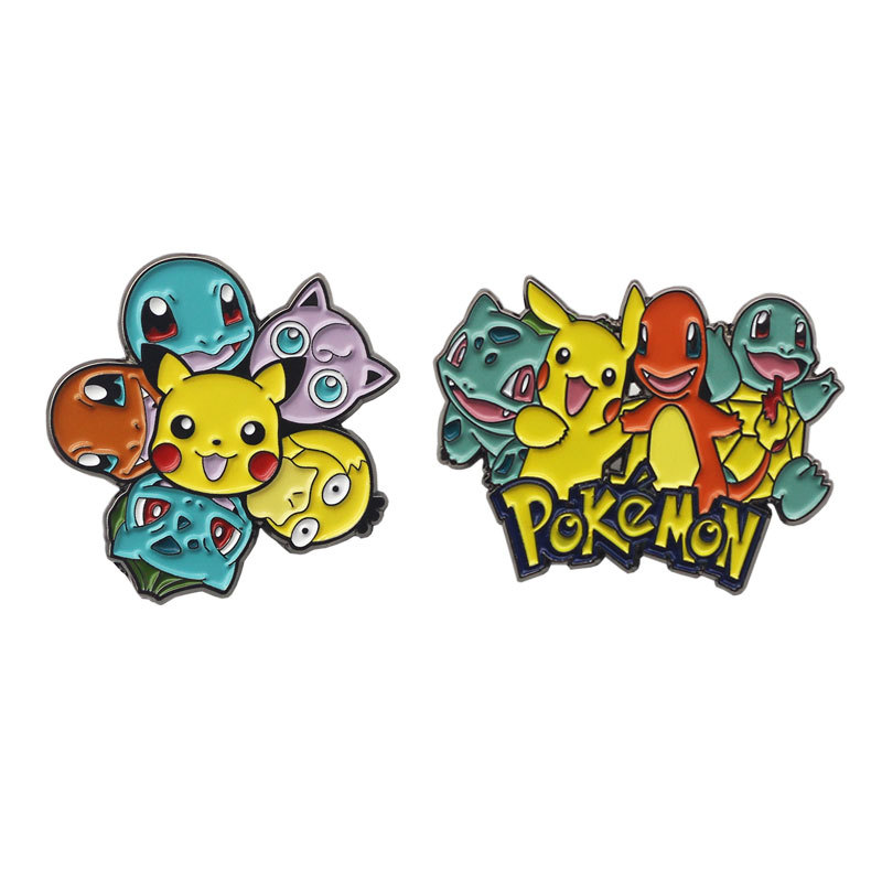 Anime japonés Pikachu dibujos animados broche linda chica camisa con PIN personalidad insignia de metal al por mayor